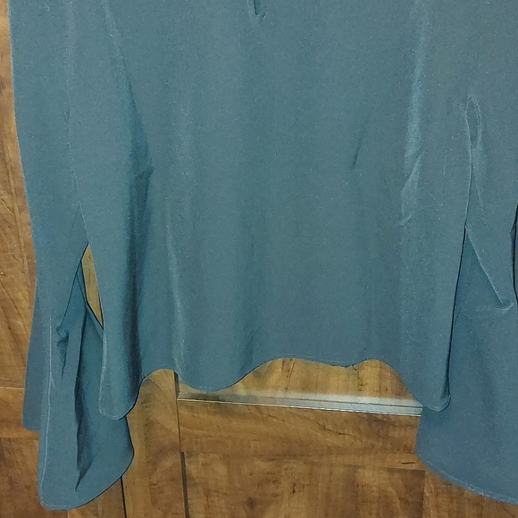 Shirt with long bell sleeve - Picture 2 of 5